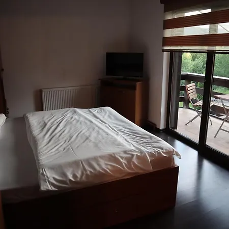 Chalet Cosy Forest Chalet